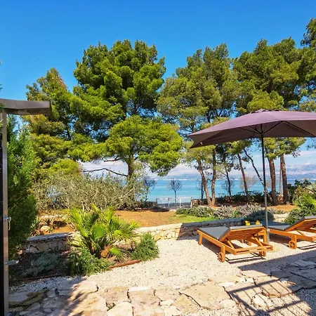 Seafront Villa De Finis Villa