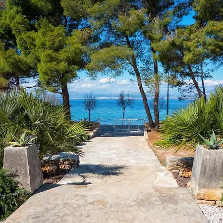 Seafront Villa De Finis