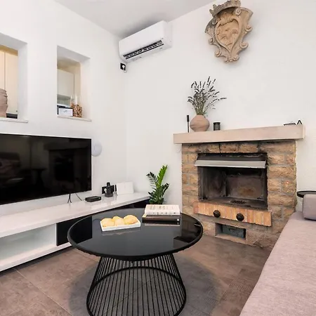 House De Finis Sutivan
