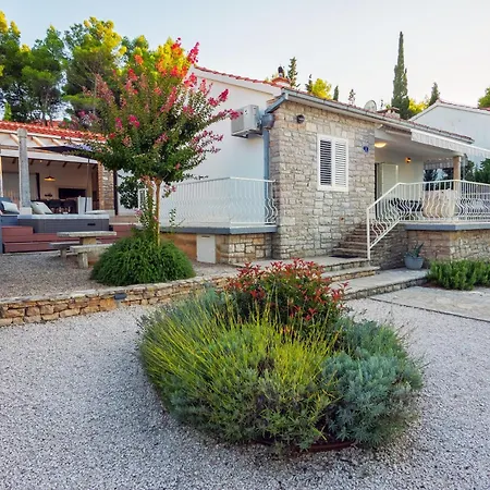 House De Finis Villa