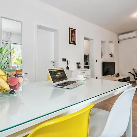 House De Finis Villa *