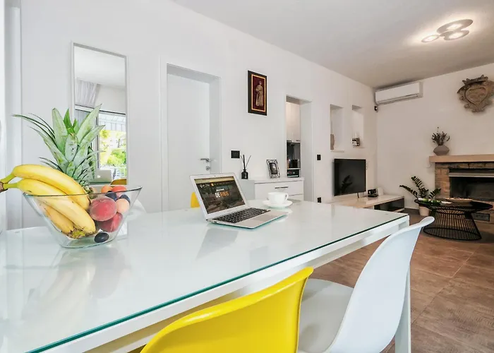 House De Finis Villa *