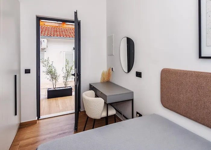 Villa House De Finis *