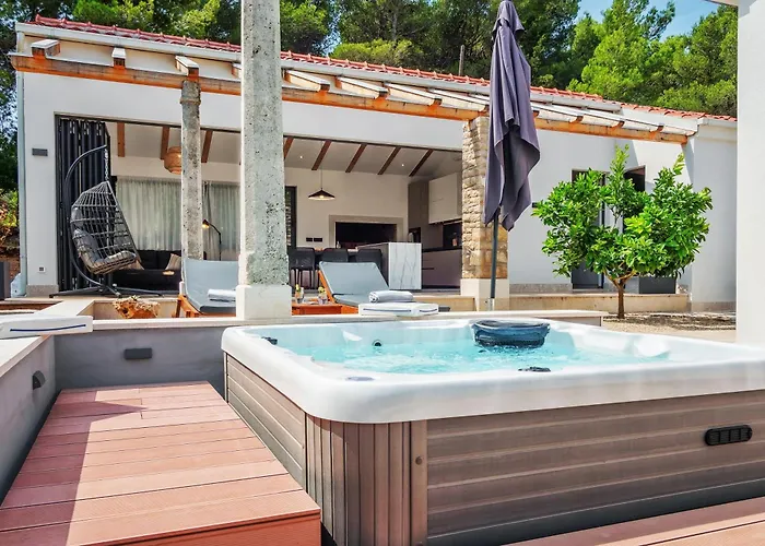 House De Finis Villa Sutivan