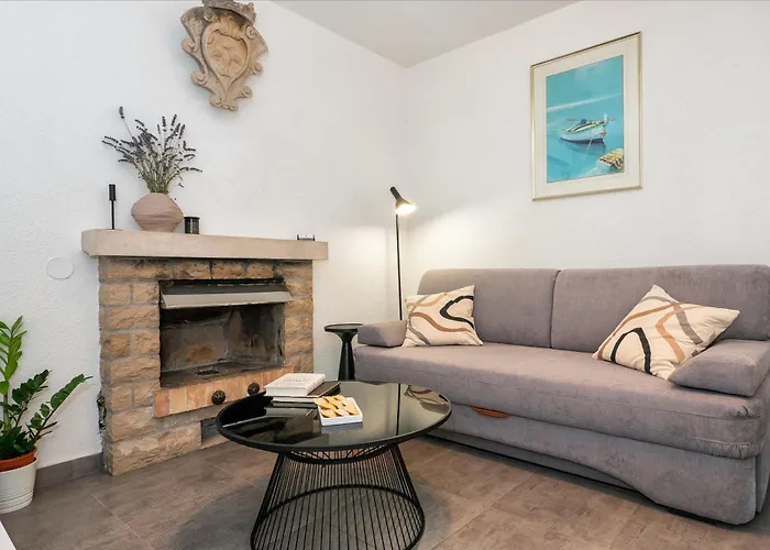 Villa House De Finis *